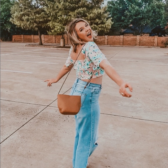 Meet your Posher, Stephanie - Picture 1 of 1